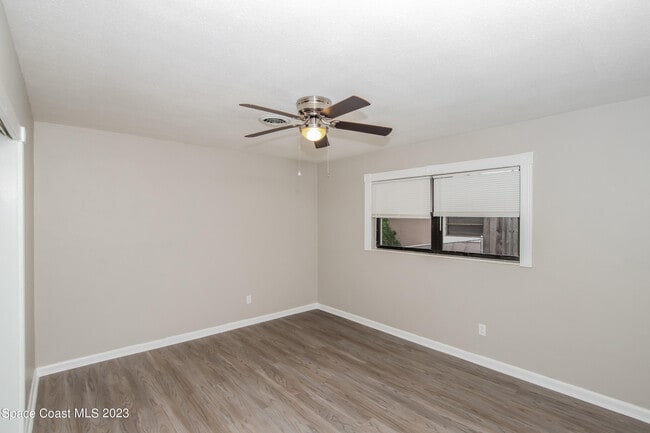 Building Photo - 472 Linda Ln