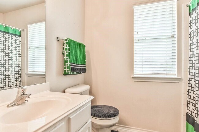 Building Photo - 5302 Palo Duro Dr