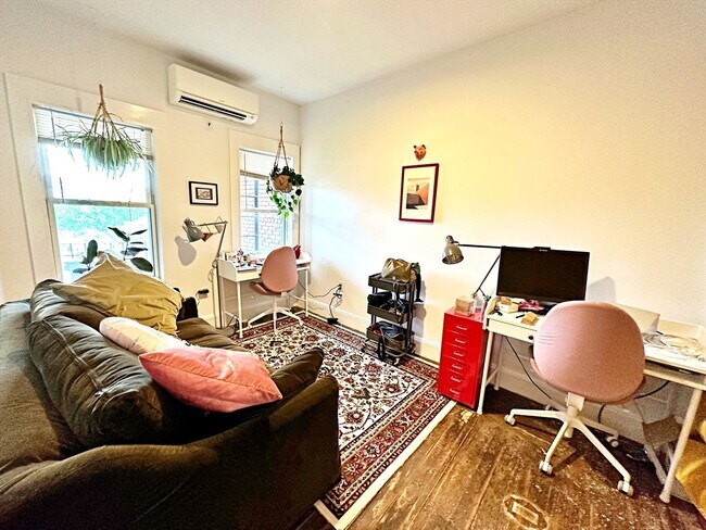 Building Photo - 264 Sumner St