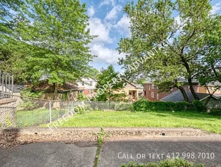 Building Photo - 228 Lavina Ave