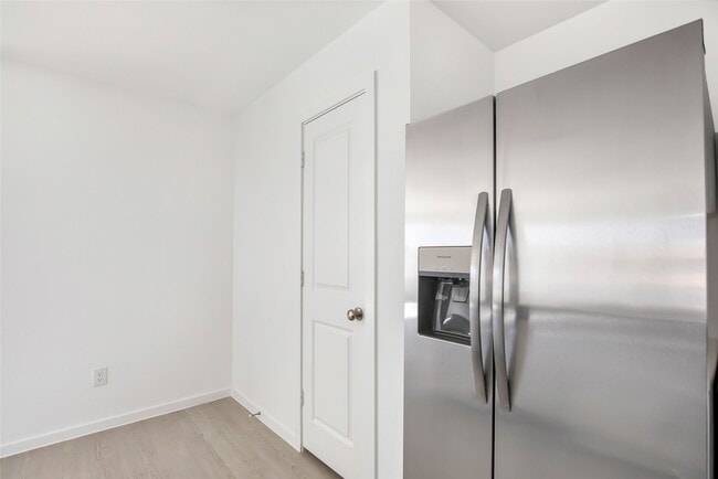 Building Photo - 724 Zuppino Ln