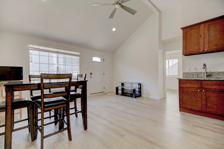 Building Photo - 1444 Bruce Ave