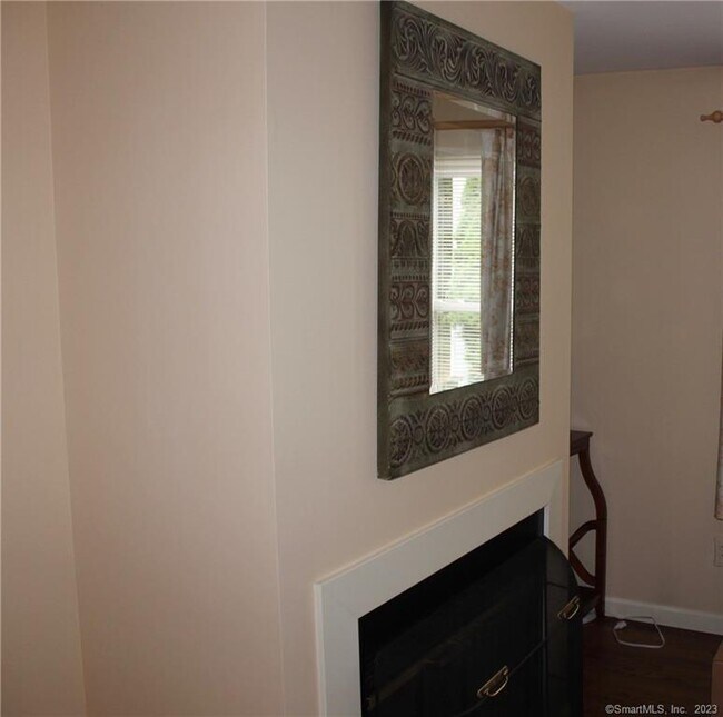 Building Photo - 127 Springbrook Dr
