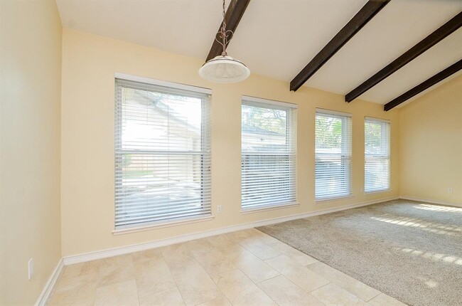 Building Photo - 2731 River Birch Dr