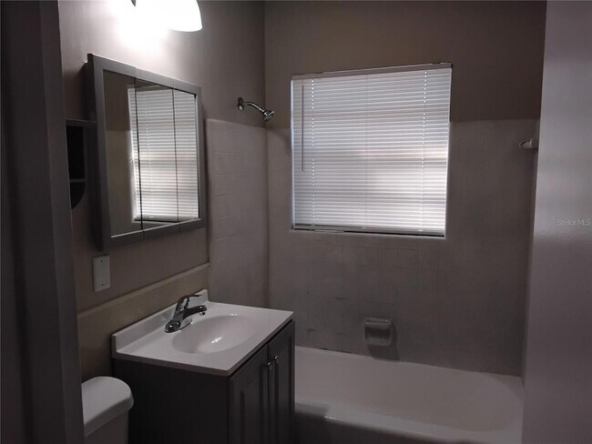 Building Photo - 327 Barbara Cir