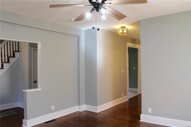 Building Photo - Absolutely adorable 3 bedroom/1.5 bath hou...