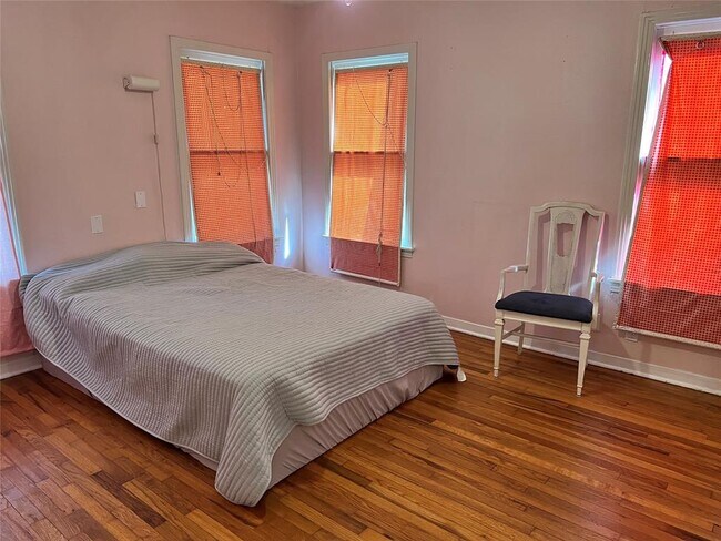 Building Photo - 4407 Lareina Dr