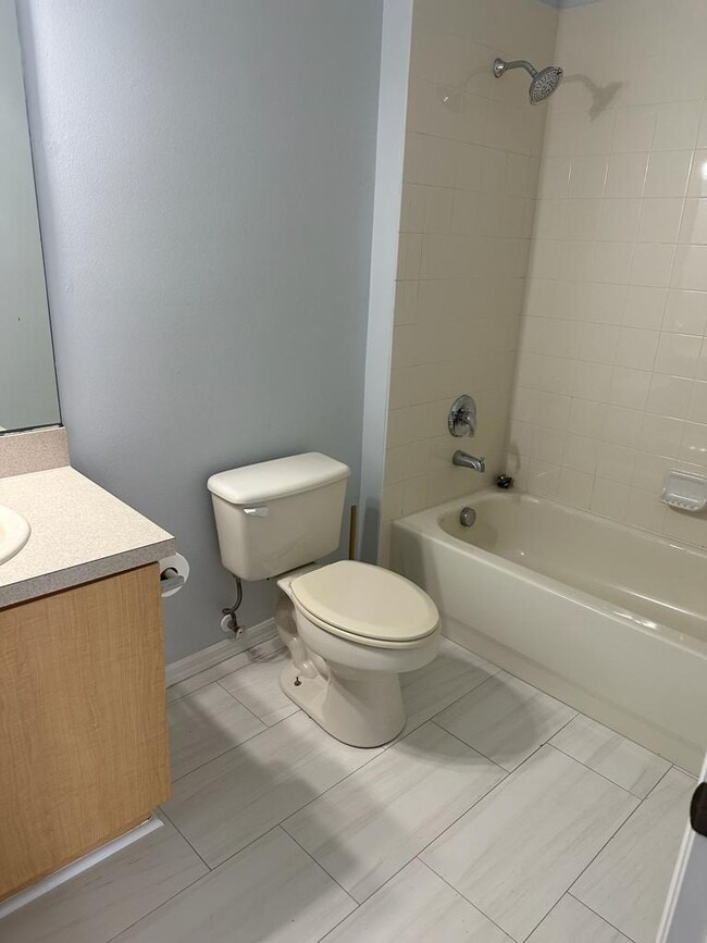 Building Photo - 205 SW Maclay Way