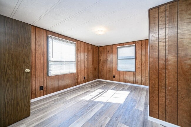 Building Photo - 3 Bed 2 Bath South Columbia