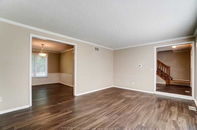 Building Photo - 5931 Spring Oak Ct