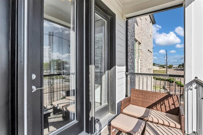 Building Photo - 4128 Willowbend Blvd