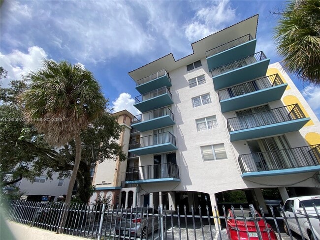 Building Photo - 12590 NE 16th Ave