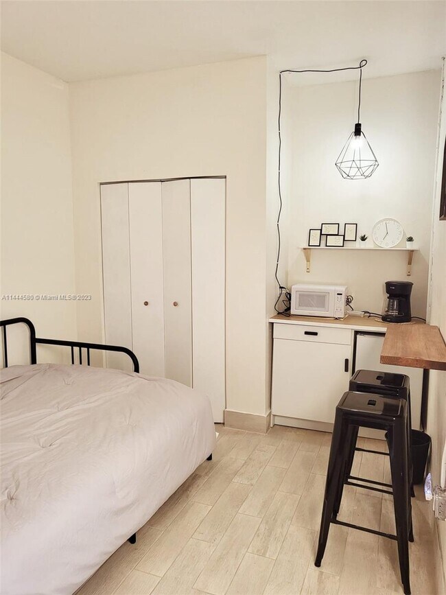 Building Photo - 9439 SW 162nd Ct