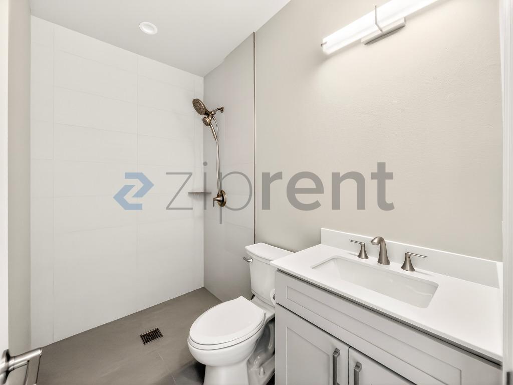 Building Photo - 3233 Easy Ave