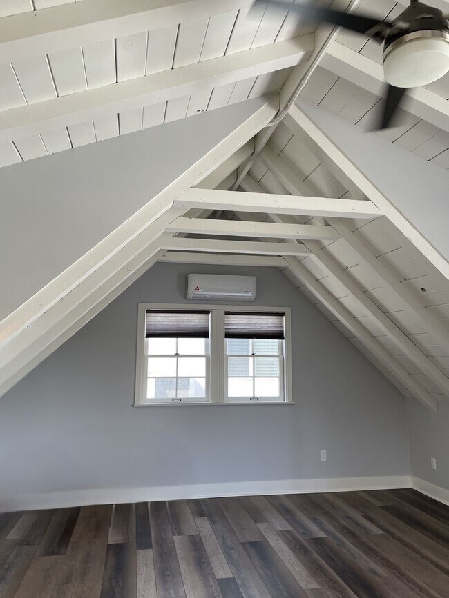 Building Photo - 6514 E Ocean Blvd