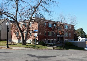 Building Photo - 4900 Chicago