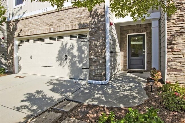 Building Photo - 112 Davina Dr