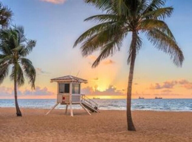 Building Photo - 1920 NE 51st Ct