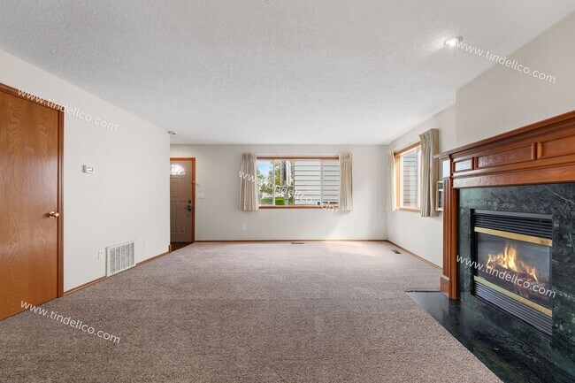 Building Photo - 6034 N Lombard St