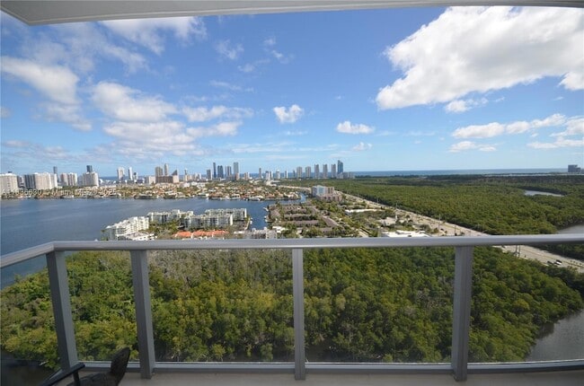 Building Photo - 16385 Biscayne Blvd