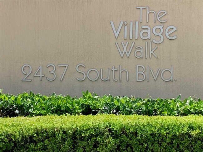 Building Photo - 2437 South Blvd