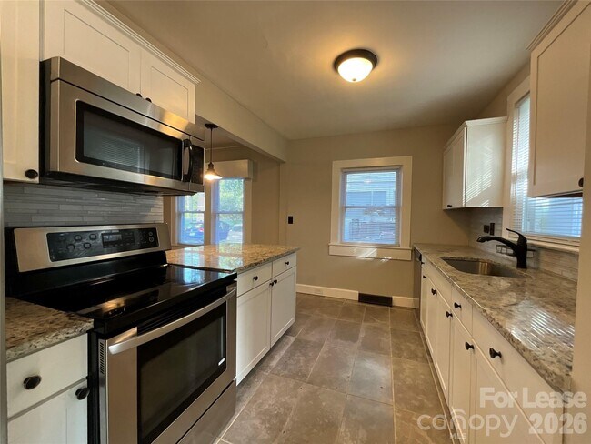 Building Photo - 3820 Freedom Dr