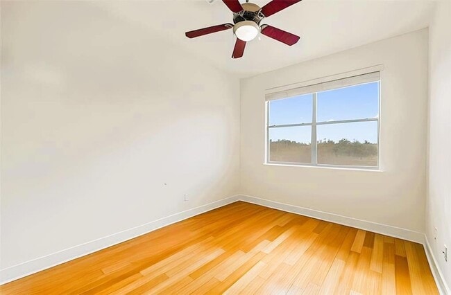 Building Photo - 13420 Lyndhurst St