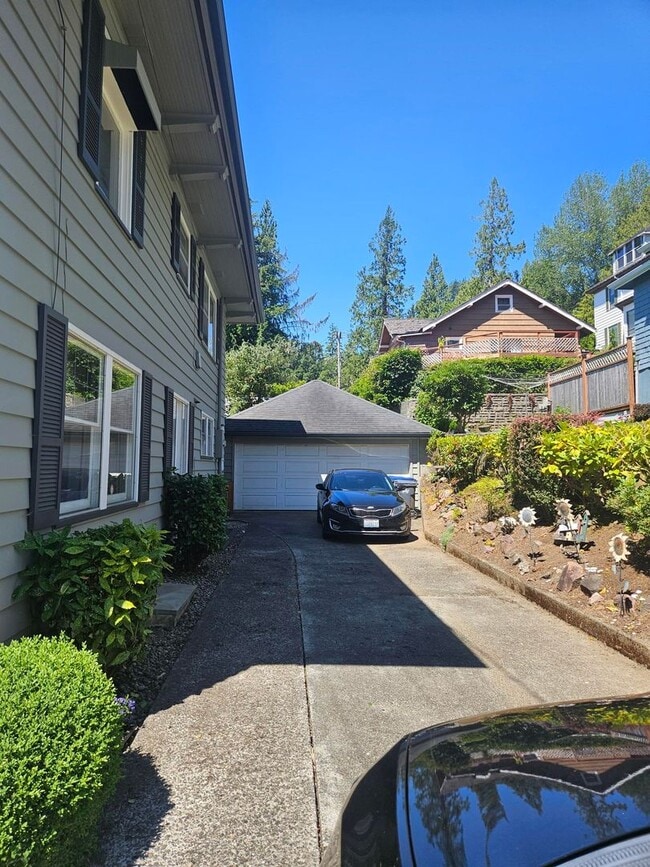 Building Photo - 5bd 5ba Stunning Home