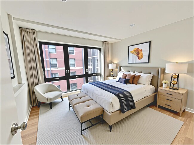 Building Photo - 1661-1663 Washington St. Unit 203