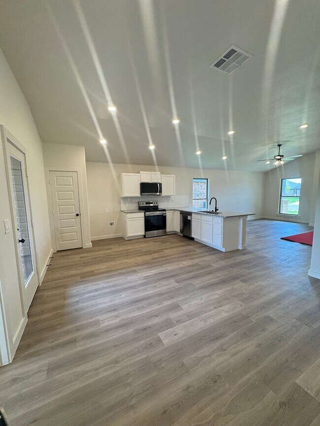 Building Photo - Brand New Construction 3/2/2 in Homestead!!! 1/2 off special 1st month's rent