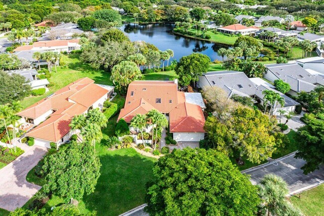 Building Photo - 18 Bristol Ln