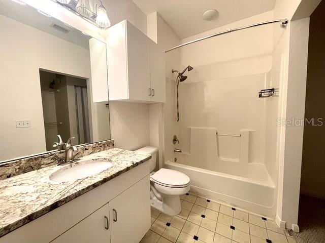 Building Photo - 860 N Orange Ave