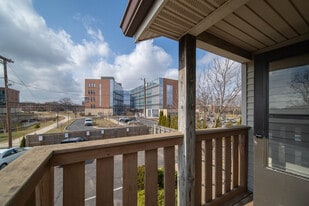 Building Photo - 701 N Dicks St