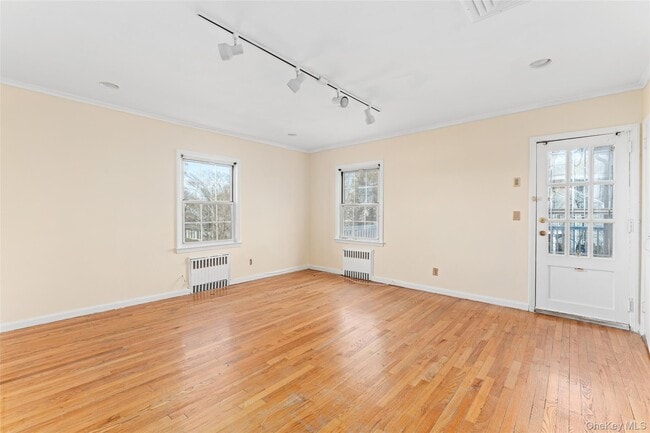 Building Photo - 803 Barberry Ln