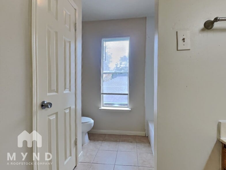 Building Photo - 13311 Raven Flight Dr