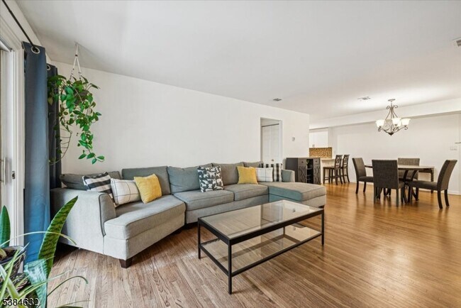Building Photo - 11D Leva Dr