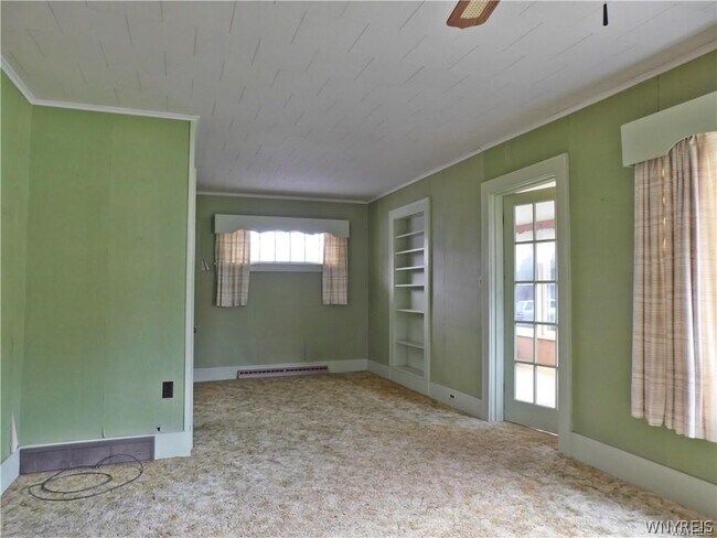 Building Photo - 172 Wellsville St