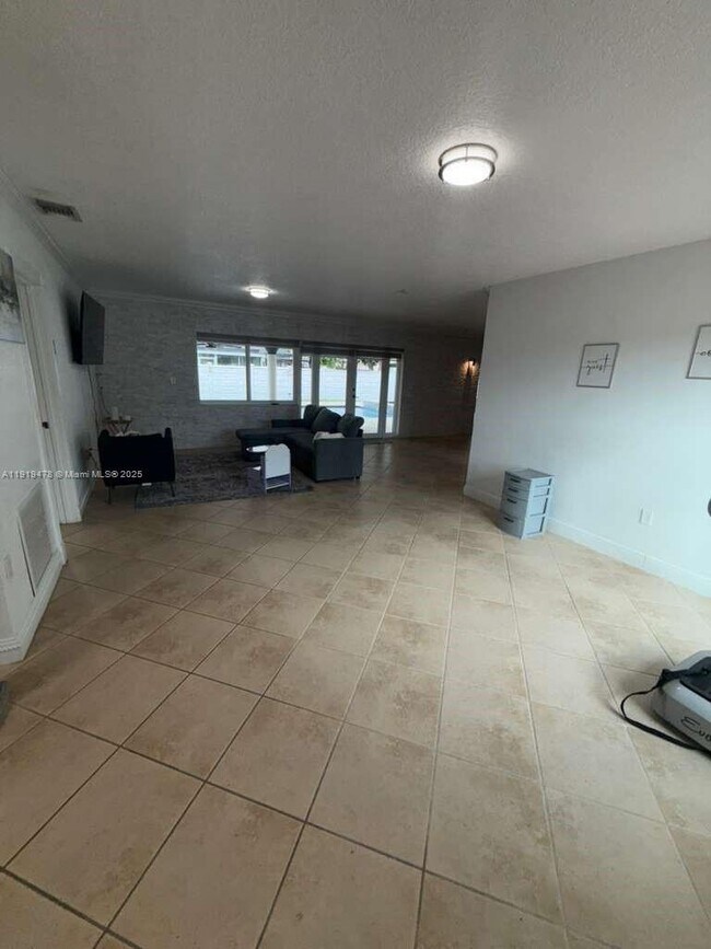 Building Photo - 8700 SW 19th Terrace