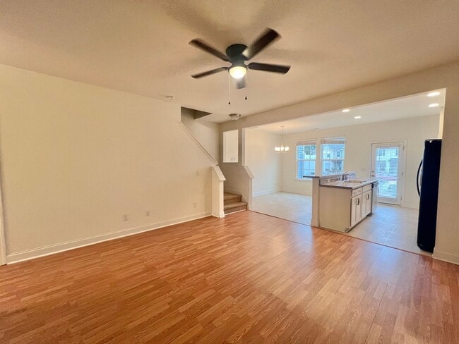 Building Photo - Excellent 3BD, 3BA Raleigh Townhome in an HOA Community