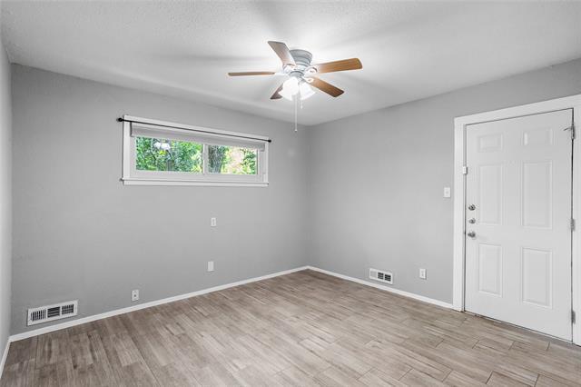 Building Photo - 2733 Sandage Ave