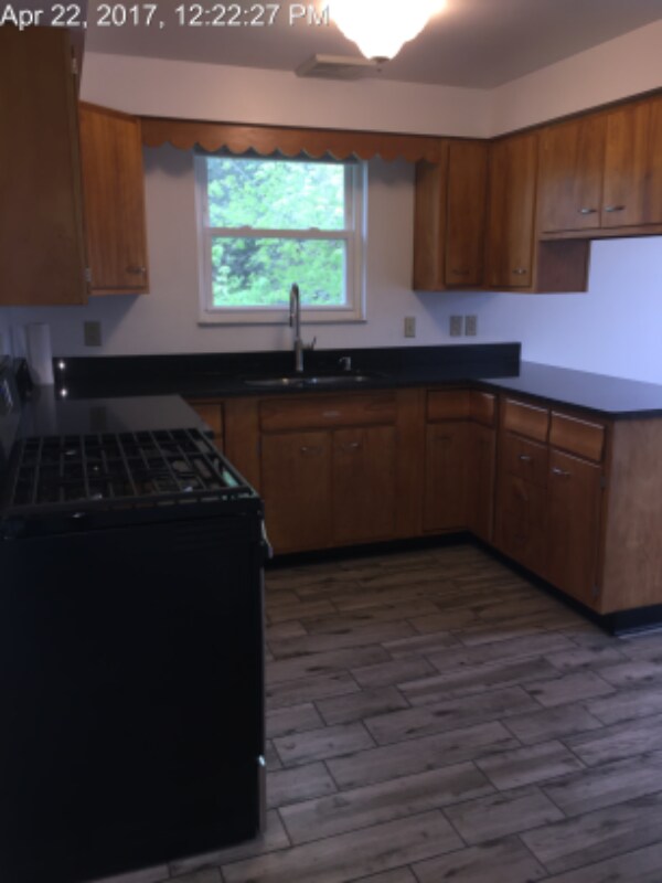 Building Photo - 4947 Charlemar Dr