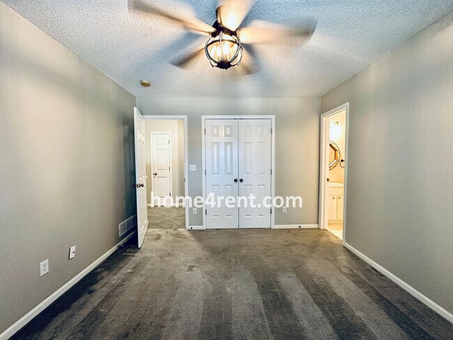 Building Photo - Elegant Cul-de-Sac Retreat with 5th Bedroo...