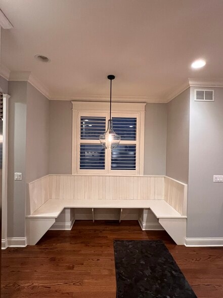 Building Photo - 2042 N Racine Ave