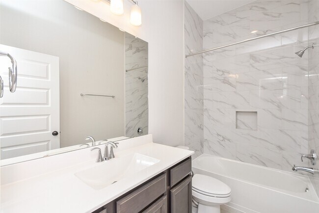 Building Photo - 15247 Parkland Canyon Dr