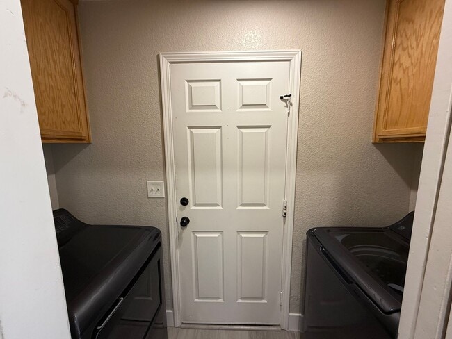 Building Photo - Newly updated 3-bedroom single story home!