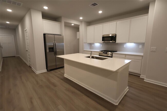 Building Photo - 8506 Blueberry Ash St