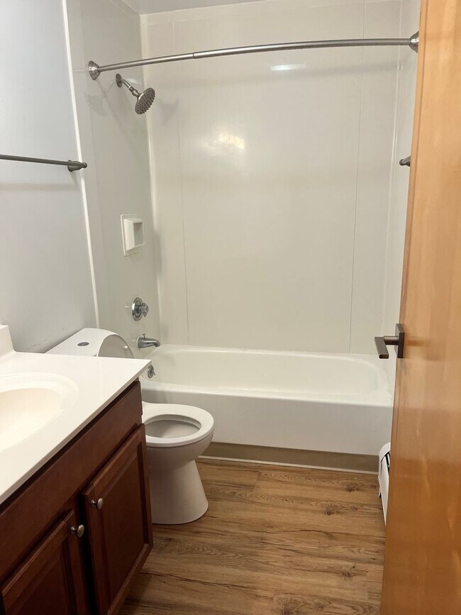 Building Photo - Leasing Agent