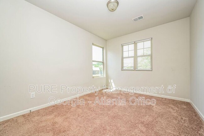 Building Photo - 130 Daisy Cir