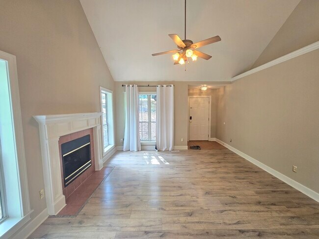 Building Photo - 1117 N Concord Rd