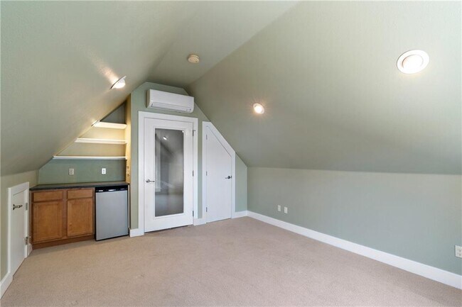 Building Photo - 5010 Finley Dr